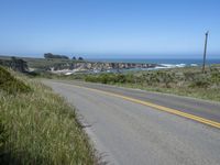 USA Highway along the Ocean Shoreline: Stunning Coastal Landscape