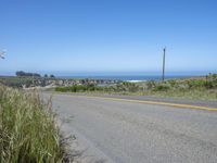 USA Highway along the Ocean Shoreline: Stunning Coastal Landscape