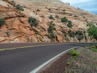 USA's Majestic Landscape: Mountains and Clear Skies