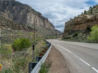 USA Mountain Road: Embrace the Daytime Clouds