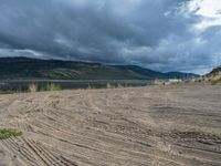 USA Nature: An Open Space with Beach and Lake