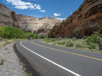 USA Road: Embracing the Day and Clouds in the Utah Landscape