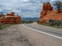 USA Road: Red Rock Mountains of Scenic Utah