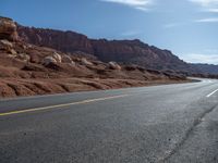 USA Road Trip: Exploring the Natural Wonders of Utah on a Sunny Day