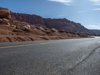 USA Road Trip: Exploring the Natural Wonders of Utah on a Sunny Day