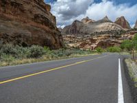 USA Road in Utah: Embracing the Beauty of Nature