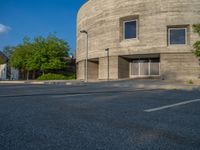 USA Urban Design: A Concrete Wall in the City