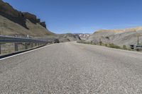 USA's Utah Desert Landscape: Vibrant Red Rocks