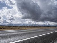 USA Utah: Endless Road through Dramatic Highlands