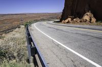 Utah Canyonlands: Endless Road with Mountain Landscape