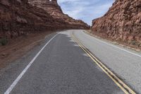 Utah Canyonlands Road Red Rock Landscape 002