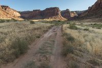 Utah Dawn: A Landscape of Red Rock Mountains