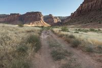 Utah Dawn: A Landscape of Red Rock Mountains