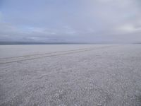 Utah Desert Landscape: Open Space and Serenity