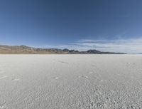 Utah Desert: Majestic Mountains and Vast Landscapes