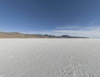 Utah Desert: Majestic Mountains and Vast Landscapes