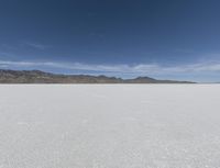 Utah Desert: Majestic Mountains and Vast Landscapes