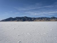 Utah Desert: A Mountain Range Under a Clear Sky