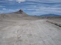 Utah Landscape: Dirt and Gravel Surface