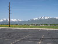 Utah: Mountains, Fields, and Asphalt Roads