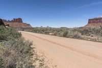 Utah Road: Red Rock Mountains and Stunning Landscape