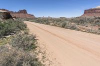 Utah Road: Red Rock Mountains and Stunning Landscape