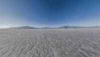 Utah's Salt Lake: Clear Sky Over Mountain Views