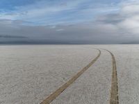 Utah's Salt Lake Desert: Expansive Open Space