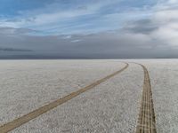 Utah's Salt Lake Desert: Expansive Open Space