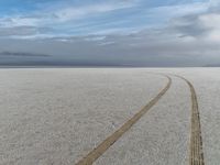 Utah's Salt Lake Desert: Expansive Open Space