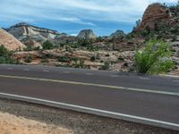 Utah, USA: Mountains and Asphalt Road