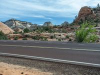 Utah, USA: Mountains and Asphalt Road