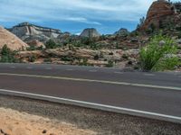 Utah, USA: Mountains and Asphalt Road