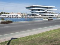 Valencia Cityscape: Clear Sky and Stunning Architecture