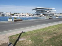 Valencia Cityscape: Clear Sky and Stunning Architecture