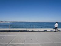 Valencia Road: A Coastal View of the Ocean