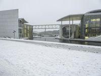 Winter Cityscape: Shades and Frozen Water