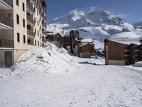 Winter Landscape: A Majestic Mountain Range