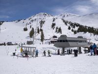 Winter Skiing in Mammoth Lake, California: A Perfect Day on the Slopes