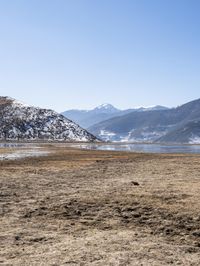 Yunnan Plateau Mountains: Clear Sky and Natural Environment