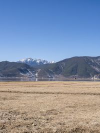 Yunnan Plateau Mountains: Clear Sky and Natural Environment