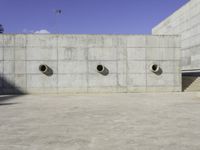 Zaragoza's Urban Landscape: A Concrete Facade