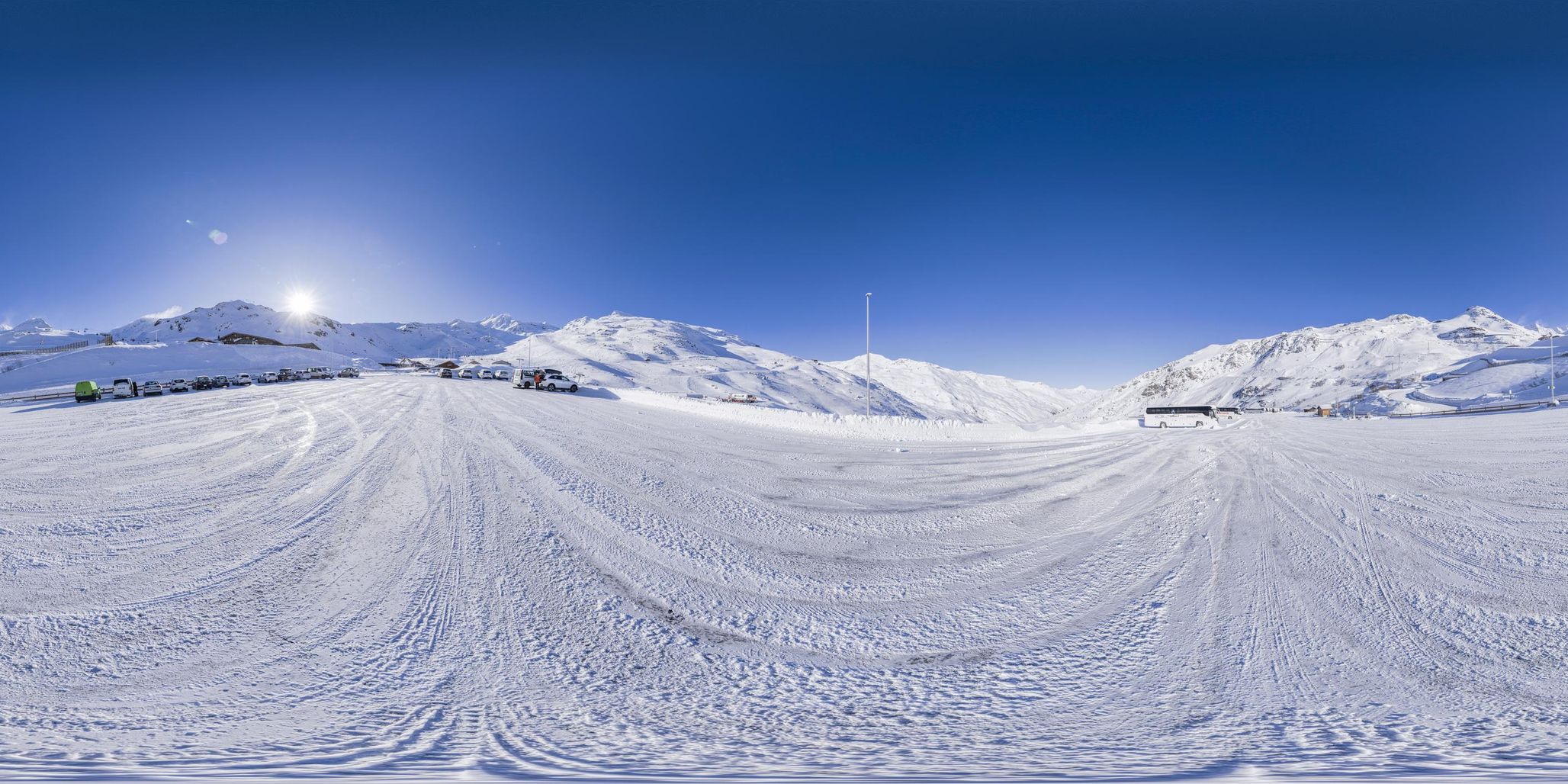 French Alps Ski Slope: Snow and Mountain Range - HDRi Maps and Backplates