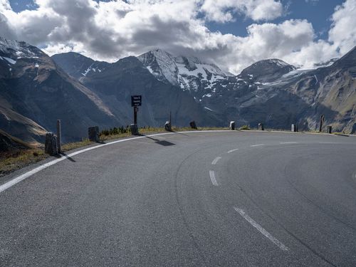 Austria Mountain Road: Clear Sky Day - HDRi Maps and Backplates