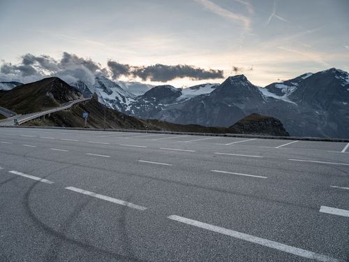 Empty Road with Mountains in Austria under Clear Sky - HDRi Maps and ...