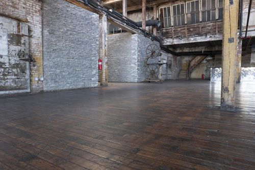 New York City Building: Concrete Urban Loft