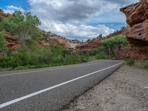Road in Utah: Asphalt and Stunning Landscape - HDRi Maps and Backplates