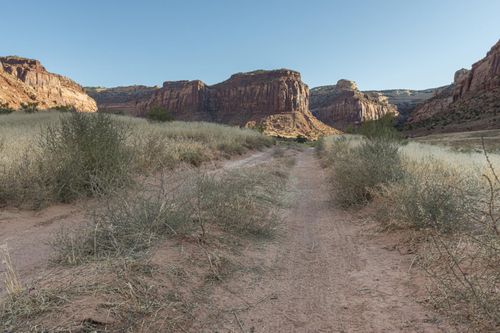 Utah Dawn: A Landscape of Red Rock Mountains - HDRi Maps and Backplates