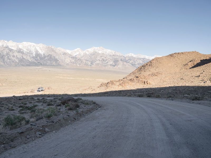 Alabama Hills: Gravel Tracks in Desert Landscapes HDRi Maps and Backplates