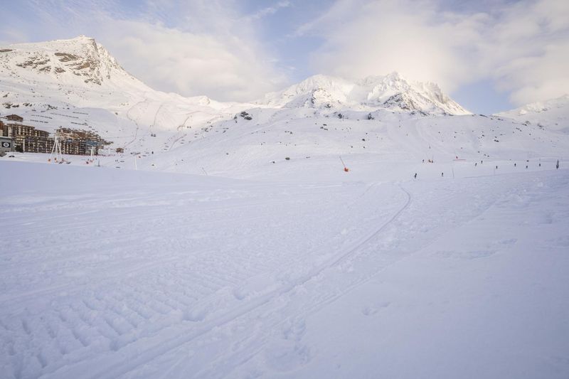 The Alps: Clear Sky and Majestic Mountain Range HDRi Maps and Backplates